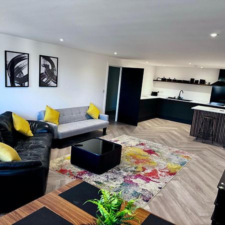 New 2 Bed Apartment In Royston High St Bagian luar foto