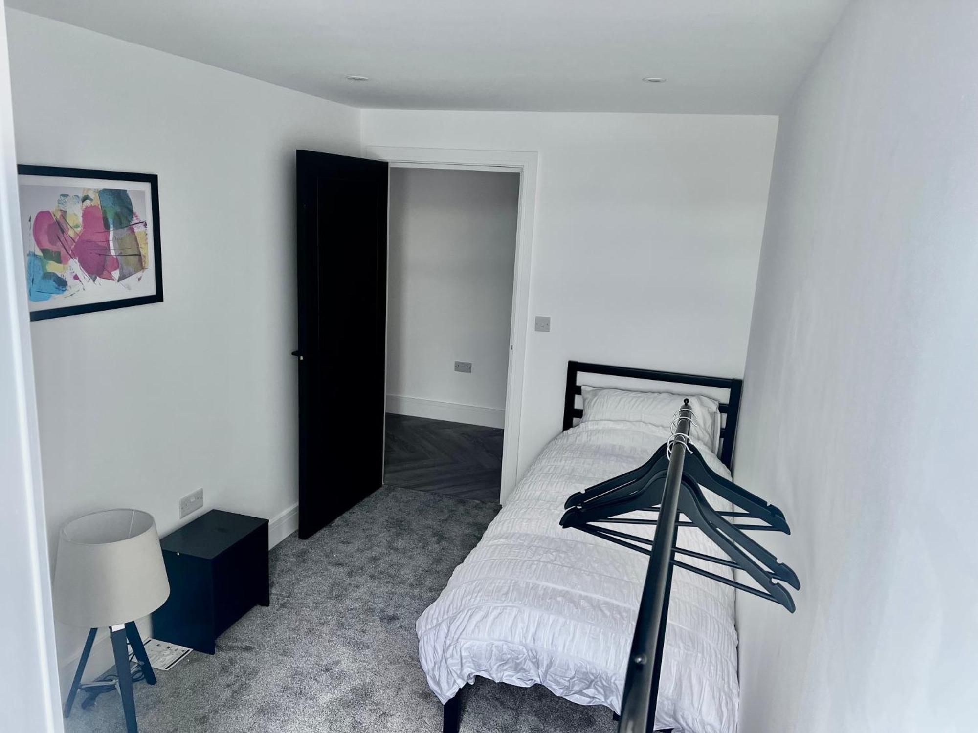 New 2 Bed Apartment In Royston High St Bagian luar foto