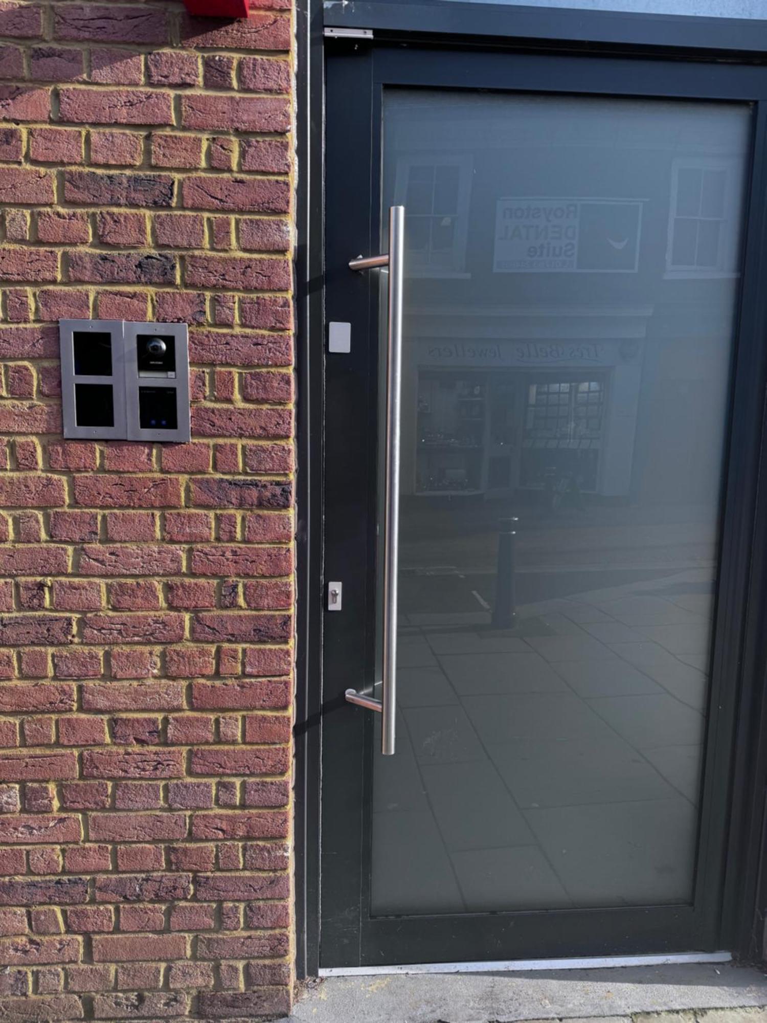 New 2 Bed Apartment In Royston High St Bagian luar foto